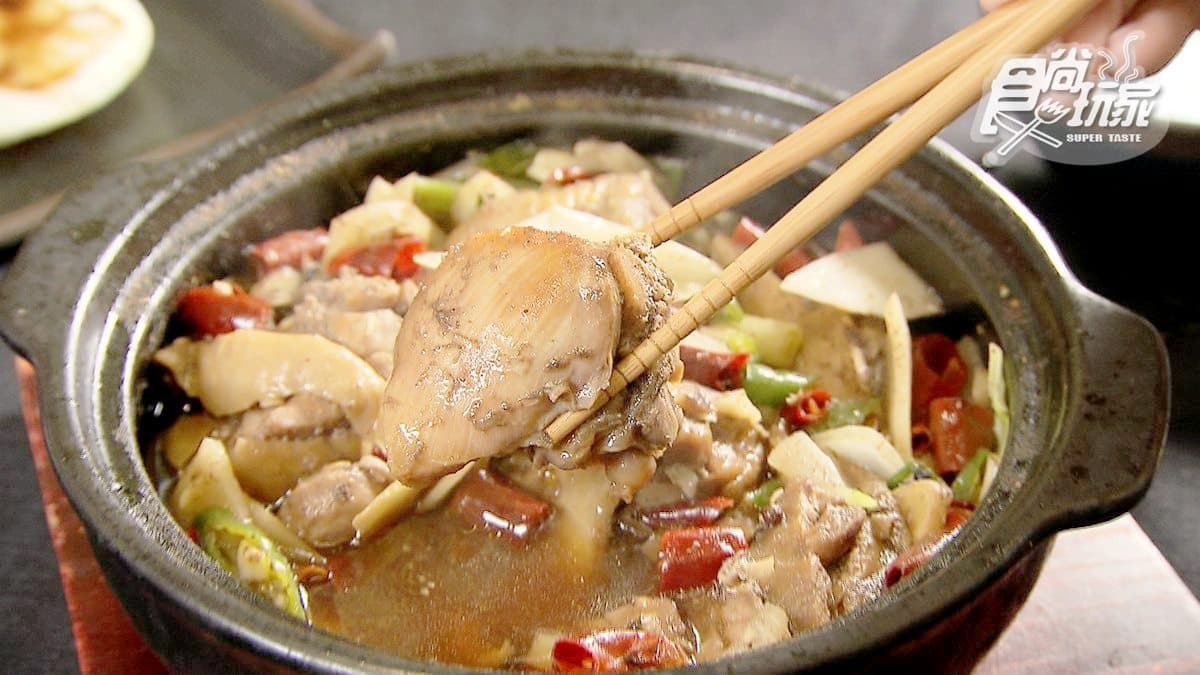 百元就能吃名菜「黃燜雞米飯」！雞湯無限續，獨特吃法配2碗白飯