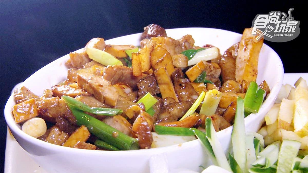 邊看電影邊吃創意客家菜！春捲皮包「客家小炒」，「梅干扣肉」變漢堡
