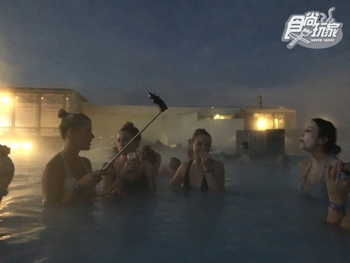世界最美溫泉!冰島藍潟湖泡湯還可喝酒、敷泥漿面膜【小編出任務】 世界最美溫泉!冰島藍潟湖泡湯還可喝酒、敷泥漿面膜【小編出任務】