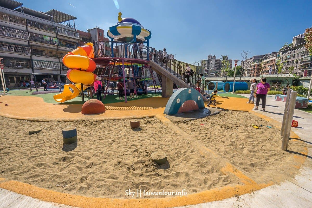 衝啊！最新「星際冒險公園」蓋在這！ 七彩飛碟攀爬網、360度盪鞦韆太好玩