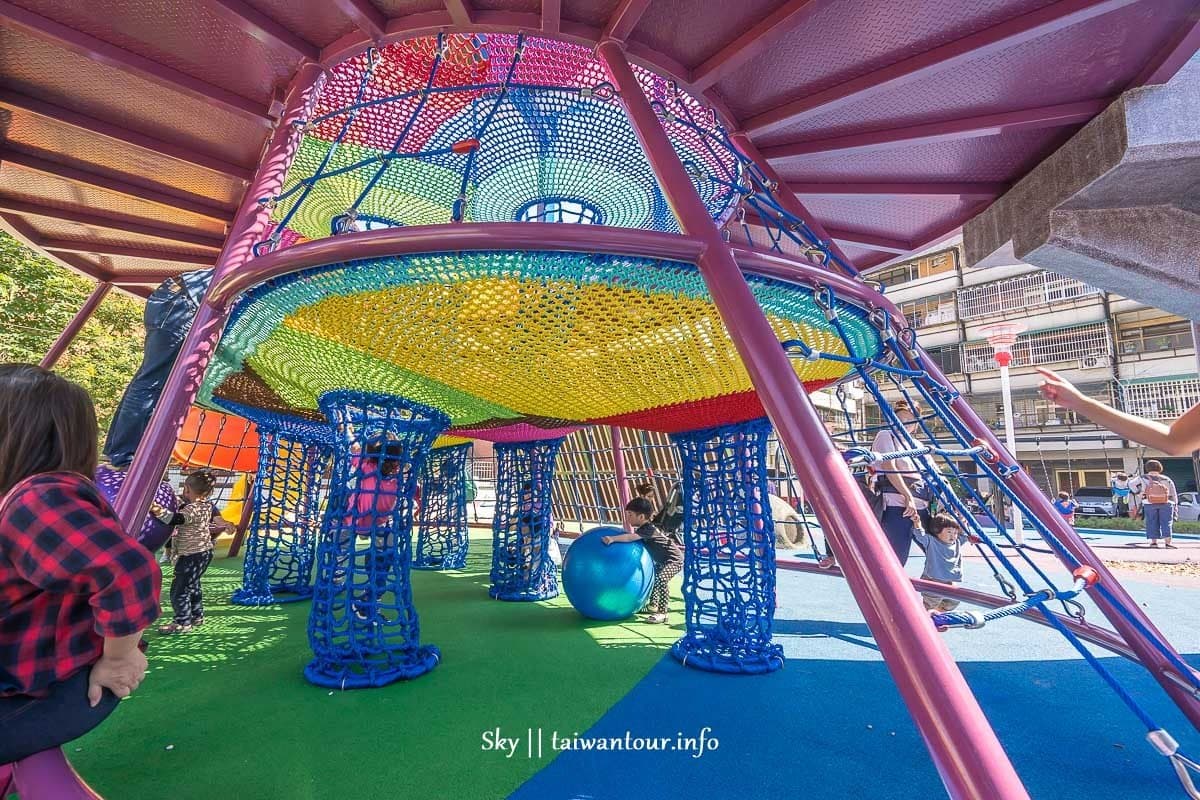 衝啊！最新「星際冒險公園」蓋在這！ 七彩飛碟攀爬網、360度盪鞦韆太好玩