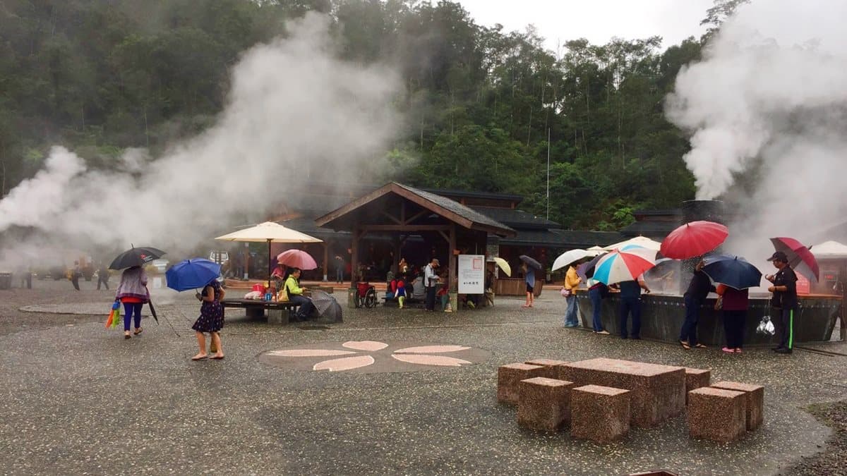 想去煮蛋!宜蘭「清水地熱公園」重新開放,月底前停車免費
