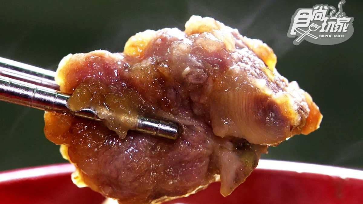 網友票選必吃「排骨酥麵」！獨門醬料醃製，軟嫩飄香50年