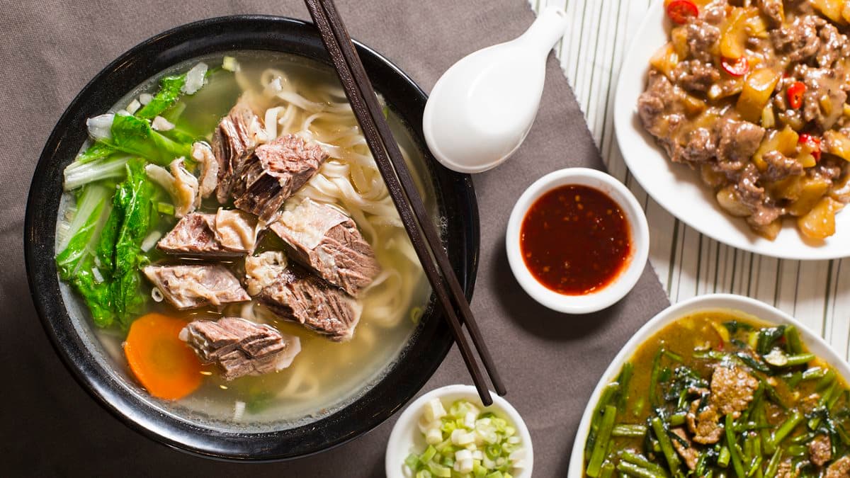 喝湯暖呼呼！台北超好吃的「清燉牛肉麵」指名這4家