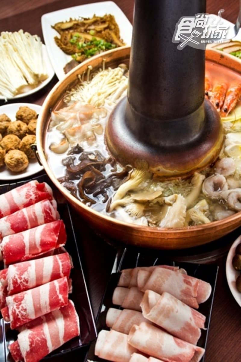 冬天快筆記！5家長紅不敗的「酸菜白肉鍋」，天冷最好吃