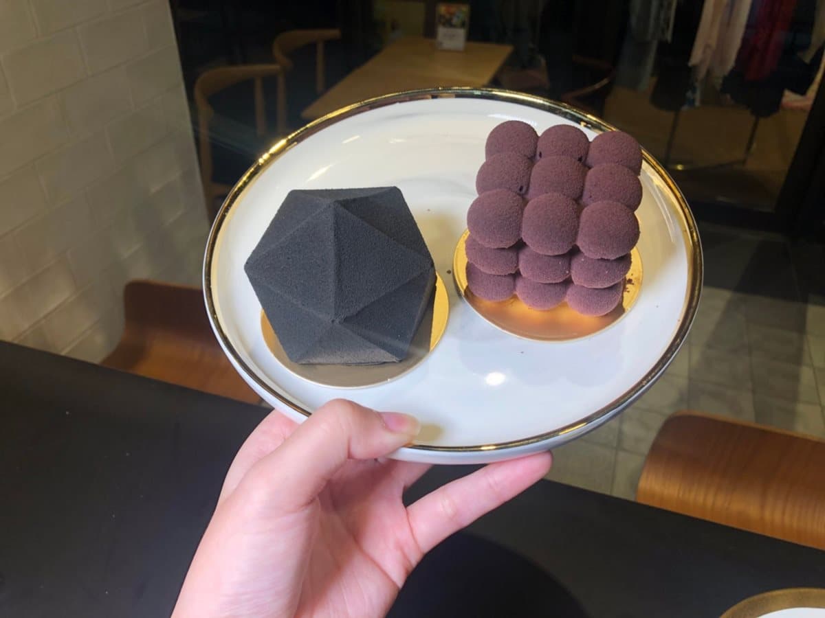 【新開店】超人氣甜點「金箔蜂蜜蛋糕」進駐百貨，首推荔枝果泥慕斯蛋糕