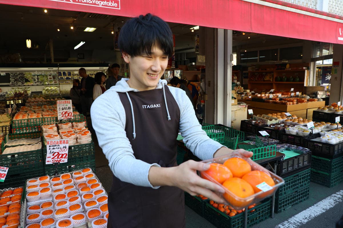 遊日本必買超好吃水果!東北蘋果、甜柿、麝香葡萄 大又香錯過可惜 遊日本必買超好吃水果!東北蘋果、甜柿、麝香葡萄 大又香錯過可惜