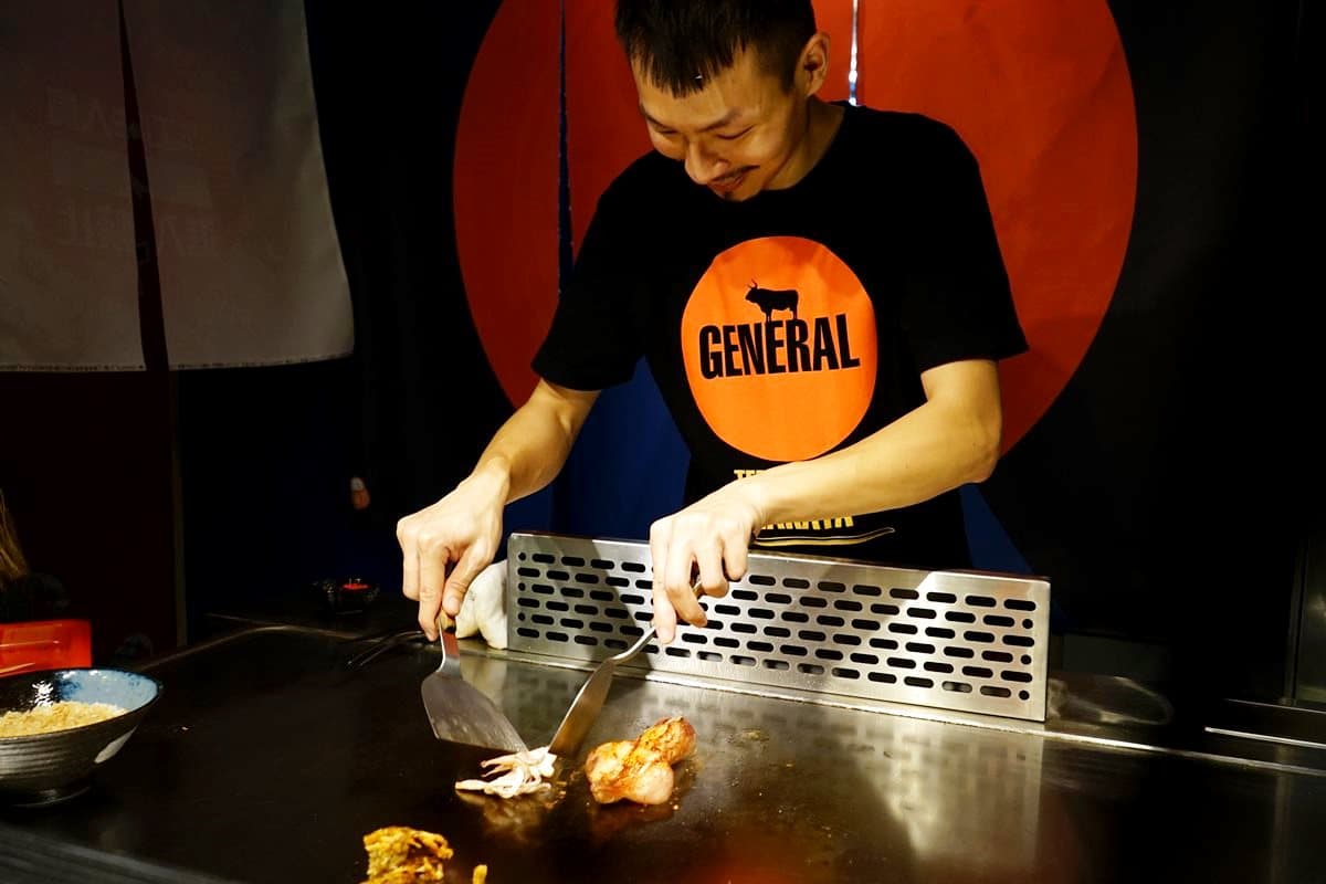 【新開店】一直流啊！鐵板燒+居酒屋　「土石流起司丼飯」邪惡破表