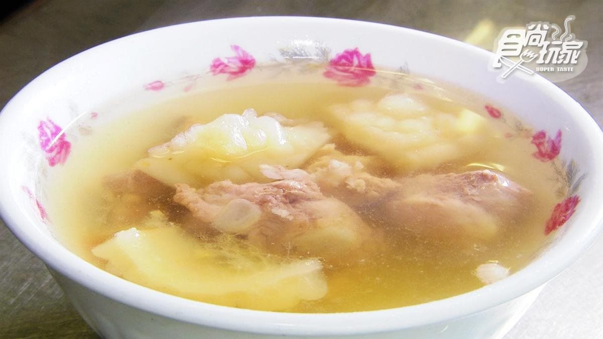 一天吃三餐也不膩！50年小吃店「肉羹湯」超大塊，「麻醬乾麵」香氣爆表