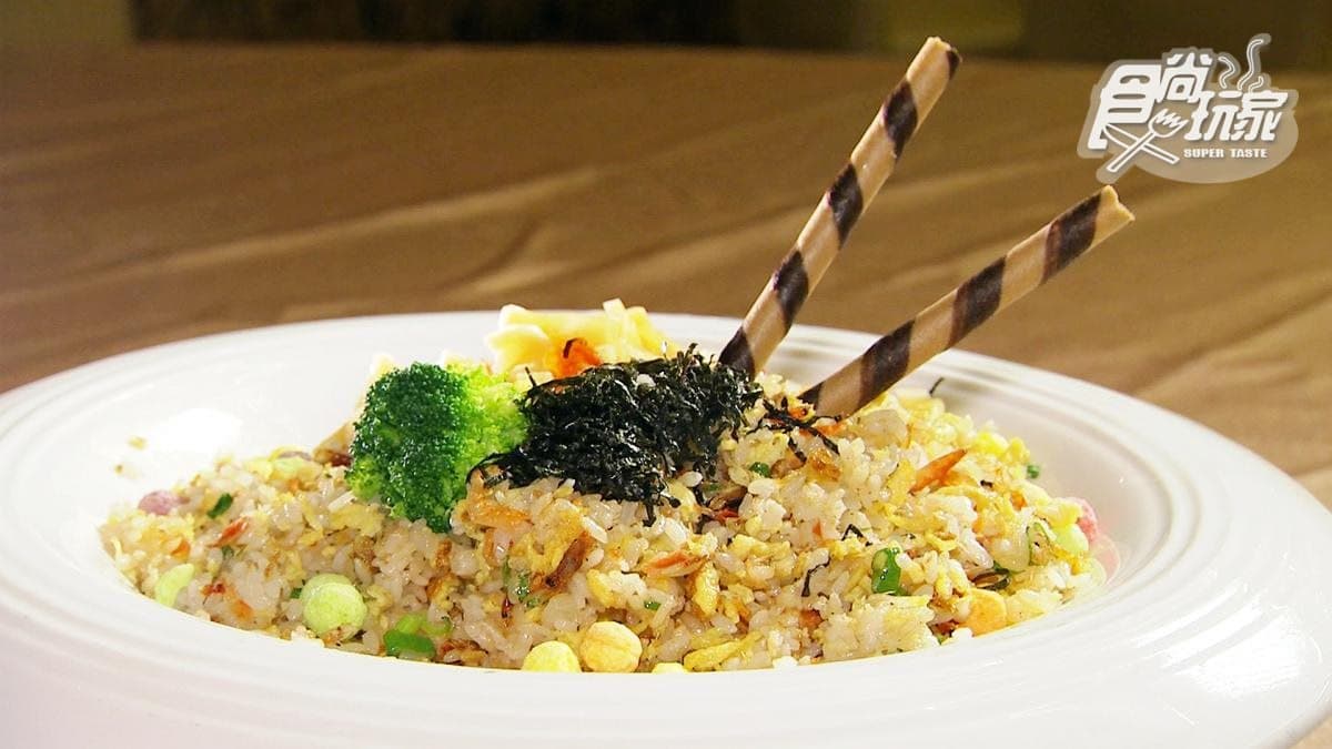 宜蘭人最愛無菜單料理！「生魚片船」超霸氣、「草繩貴妃牛」會噴火