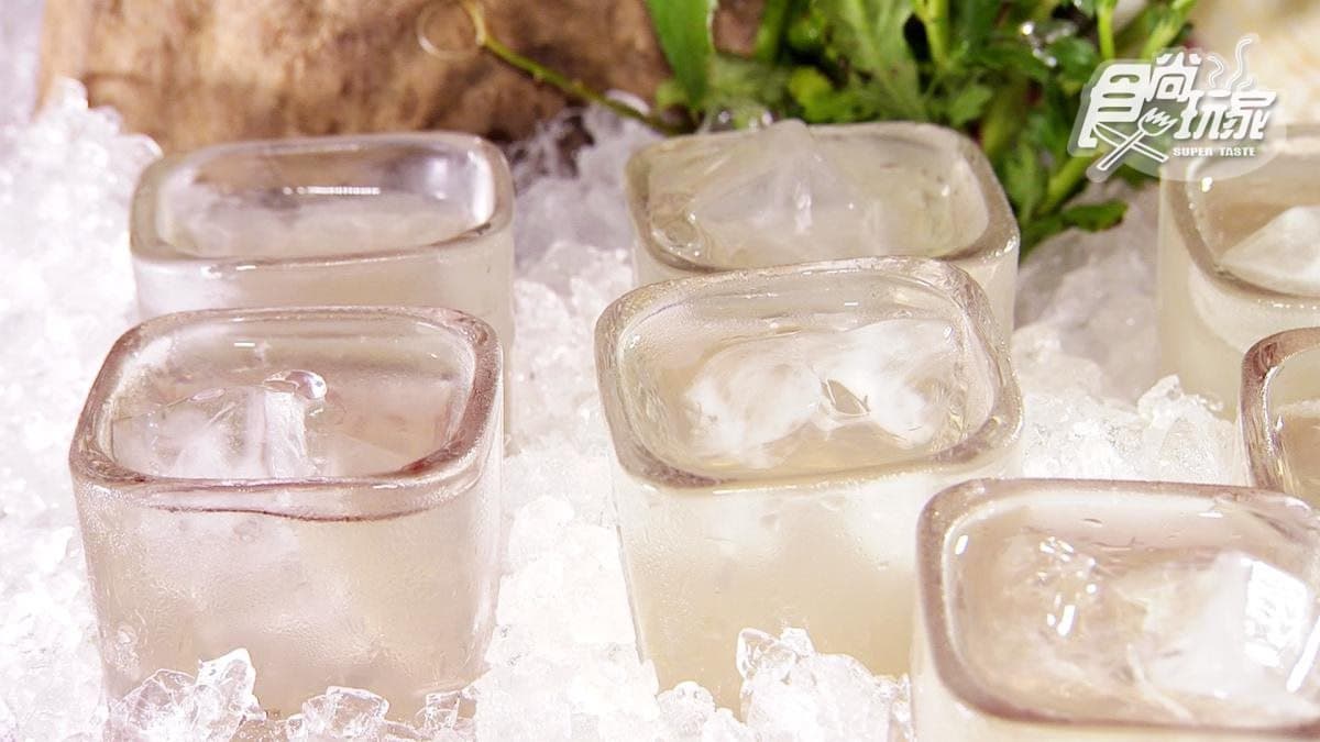 宜蘭人最愛無菜單料理！「生魚片船」超霸氣、「草繩貴妃牛」會噴火