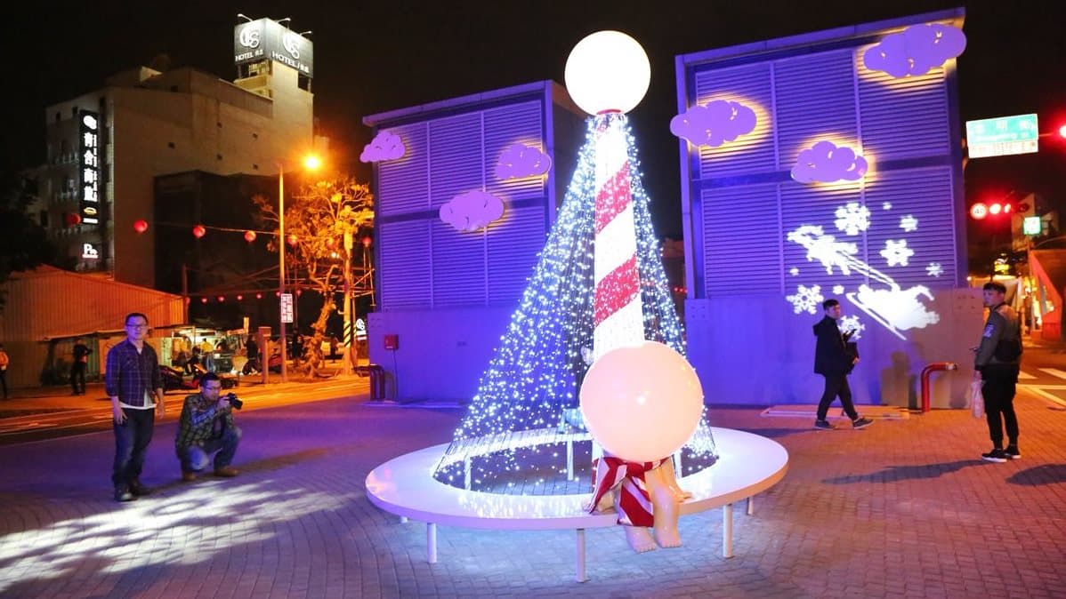 全台最美耶誕街!網美必拍台南「街道美術館」 還有50攤市集 全台最美耶誕街!網美必拍台南「街道美術館」 還有50攤市集