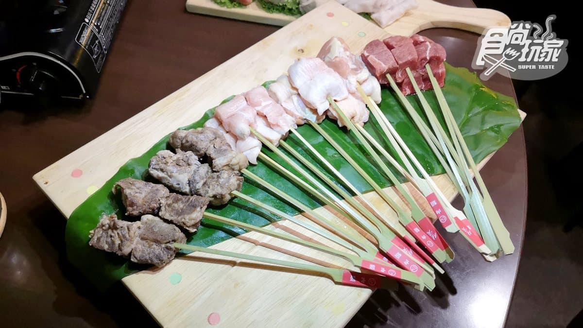 串起來更方便！「麻辣串串燒鍋」不用怕手殘　夾娃娃機還可抽「半價」