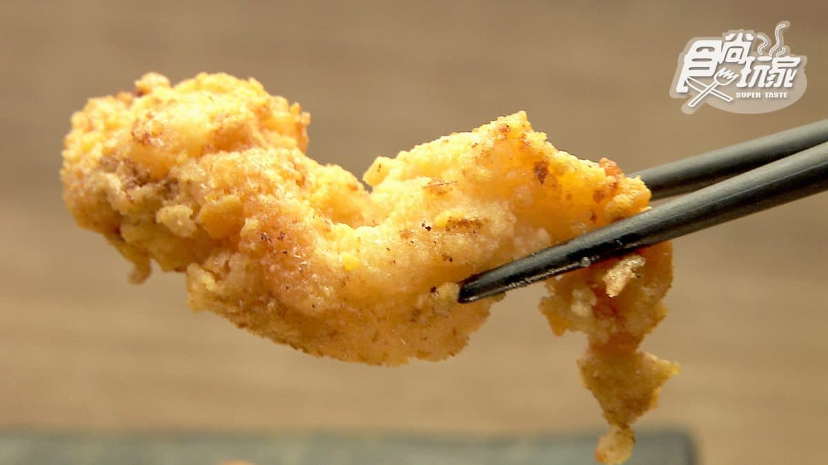 大隻花蟹煮「海鮮鍋」好過癮！還有來店必點「金沙中卷」鹹香涮嘴