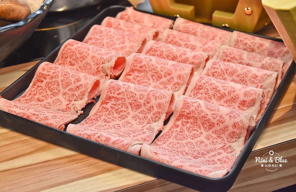 「雙海鮮船」吃到厭世！台中痛風鍋物店好霸氣  還有星巴克喝到飽 
