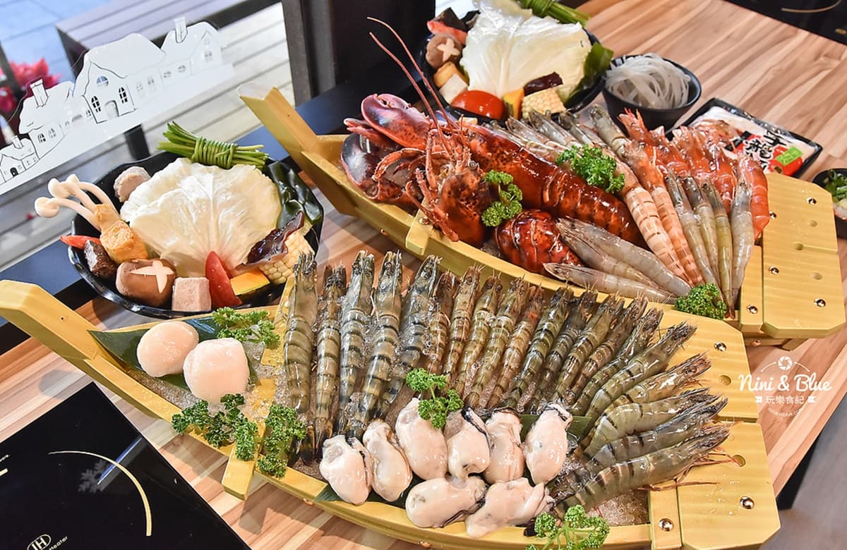 「雙海鮮船」吃到厭世！台中痛風鍋物店好霸氣  還有星巴克喝到飽 