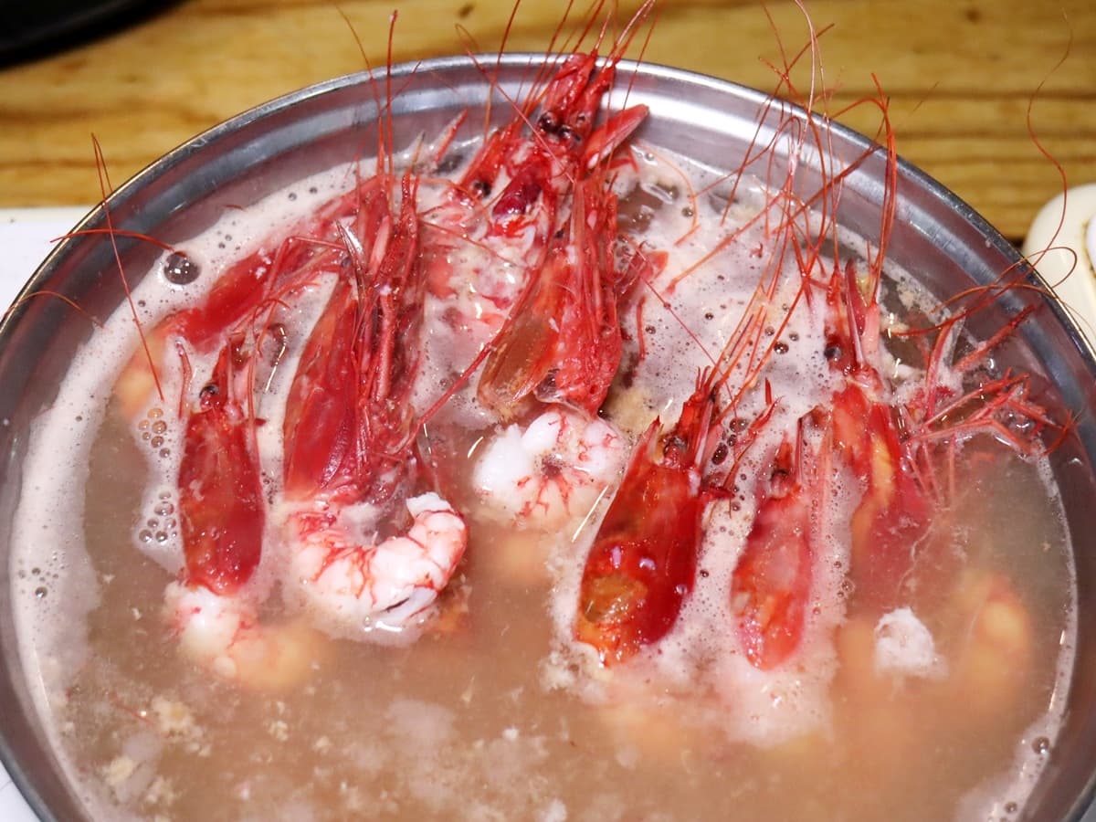 好像逛魚市場！550元海魚吃到飽  超多海鮮烤到爽