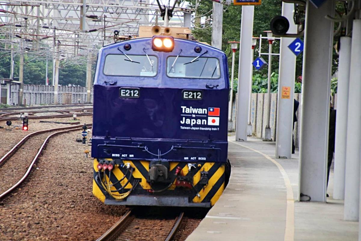莒光號變身！大阪南海電鐵「藍武士號、日台友誼號」彩繪列車上路