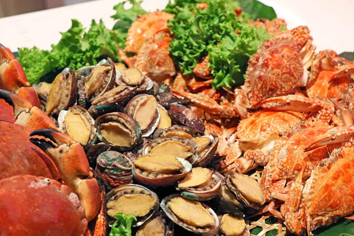 限時3個月！最狂吃到飽「波士頓龍蝦、鮑魚、螃蟹」現流海鮮也無限供應