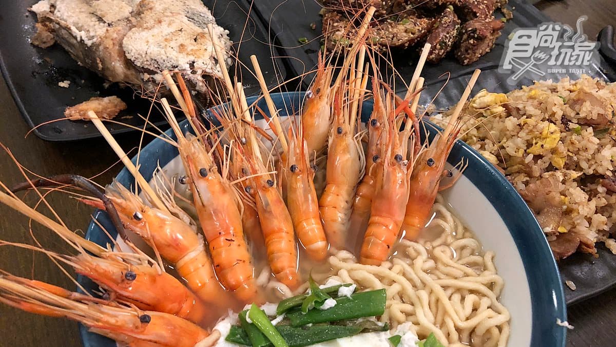史上最浮誇鍋燒麵竟有10隻「蝦」 湯麵滿滿「蛤蜊」 超過癮