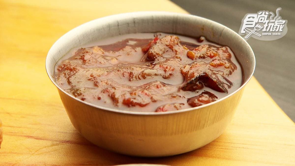 神級炸全雞!南洋咖哩春雞鮮嫩多汁,沾特製「參八醬」有驚喜 神級炸全雞!南洋咖哩春雞鮮嫩多汁,沾特製「參八醬」有驚喜
