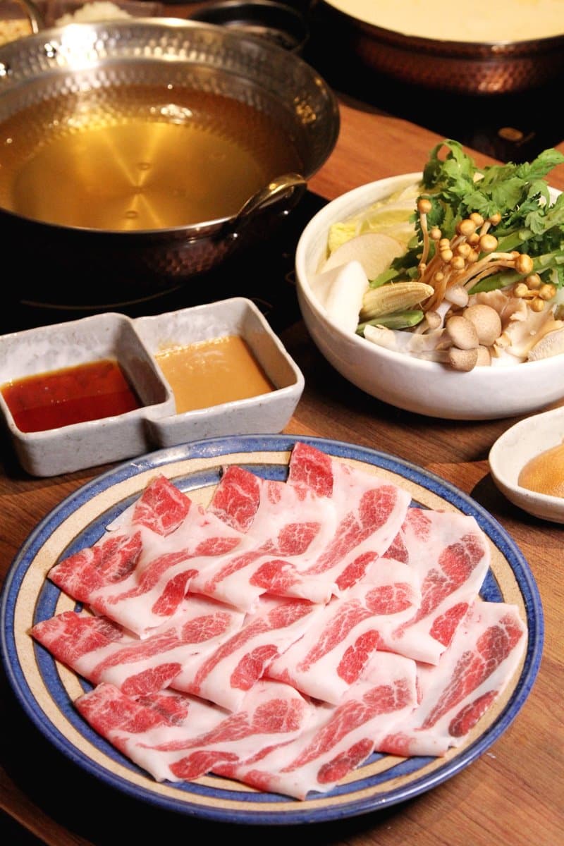 乾杯首家「深夜食堂鍋物店」 680元吃A5日本和牛 乾杯首家「深夜食堂鍋物店」 680元吃A5日本和牛