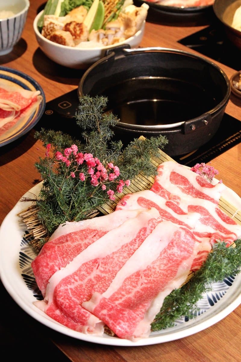 乾杯首家「深夜食堂鍋物店」 680元吃A5日本和牛 乾杯首家「深夜食堂鍋物店」 680元吃A5日本和牛