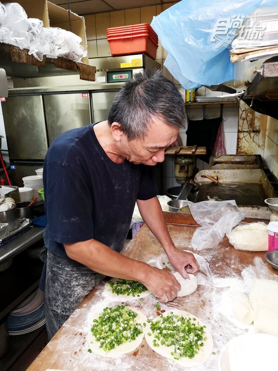 比酸菜白肉鍋更濃！東北名鍋「殺豬菜」台北吃得到
