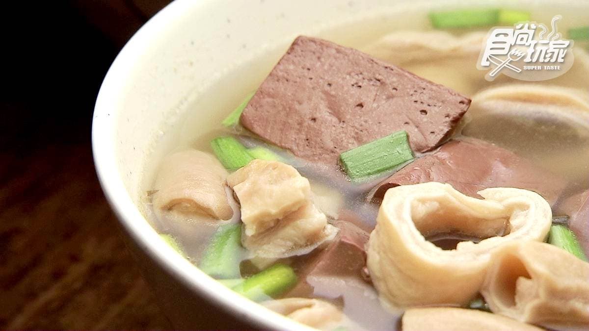 嘉義人最愛古早味！獨家「去皮滷肉飯」清爽不油膩，「菜尾湯」超多料