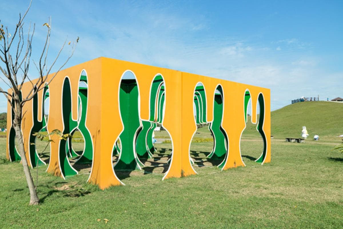 遛小孩時間！萌萌的「米飛兔公園」灌木叢迷宮非去不可