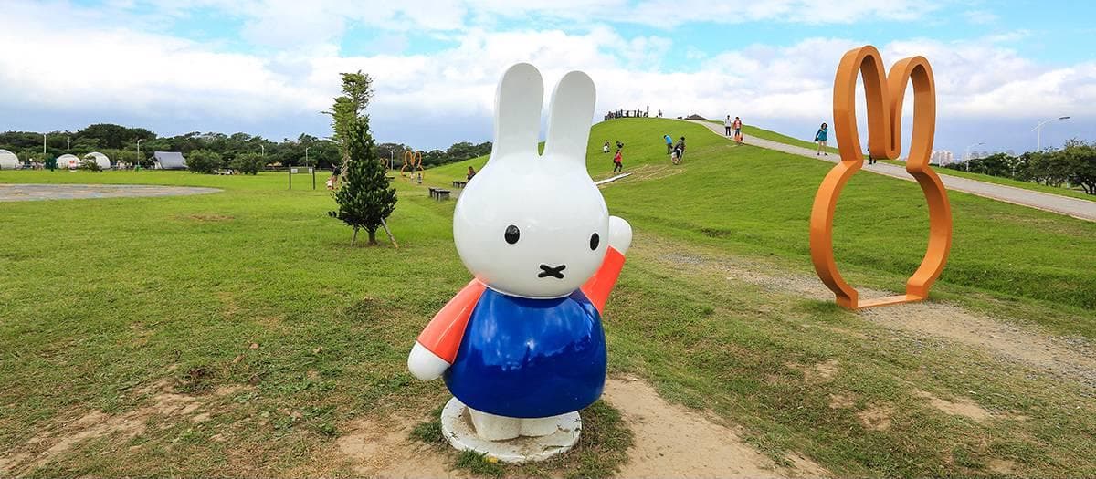 遛小孩時間！萌萌的「米飛兔公園」灌木叢迷宮非去不可