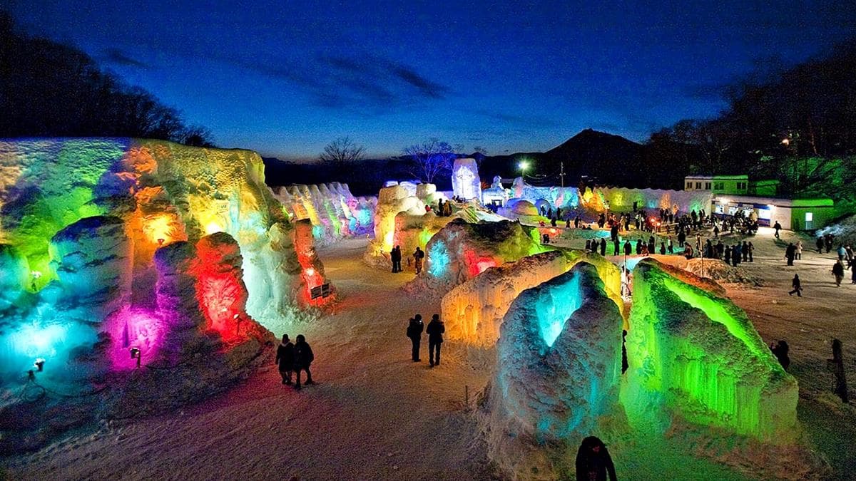 冬季最夯旅遊地!白雪世界「巨型冰雕、燈火秀」3大夢幻雪祭列清單 冬季最夯旅遊地!白雪世界「巨型冰雕、燈火秀」3大夢幻雪祭列清單