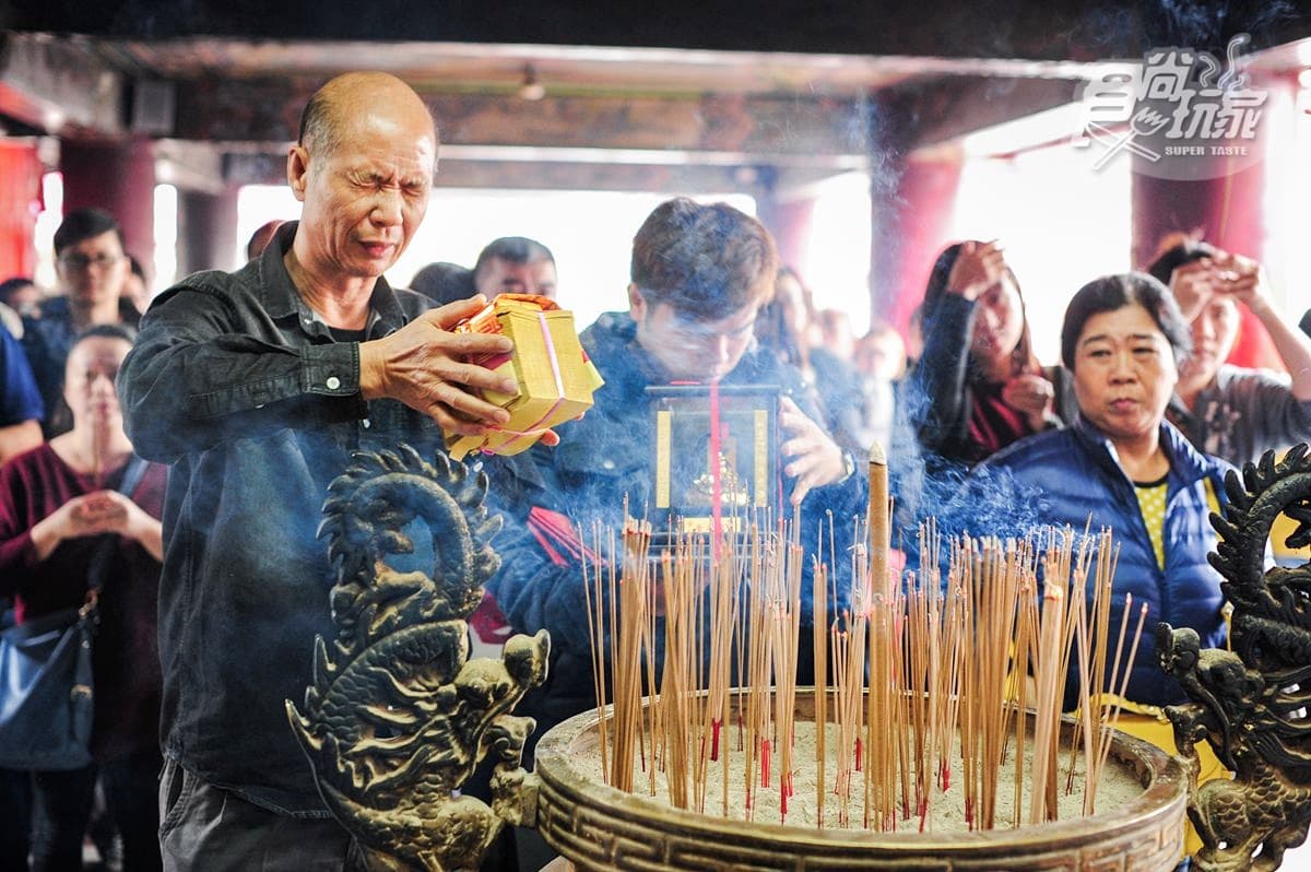過年拜拜拿紅包！到這10寺廟祈福，拿錢母、擲茭迎「純金財神」