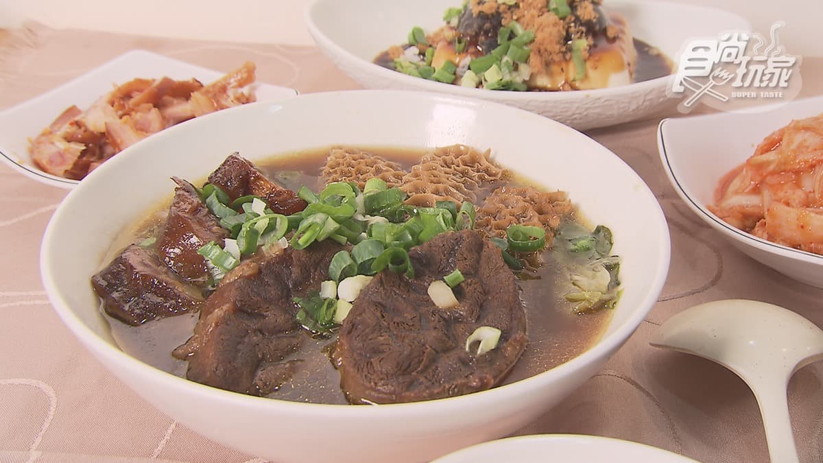 開店10分鐘賣完！「三寶麵」整碗塞滿大塊牛肉、牛肚、牛筋