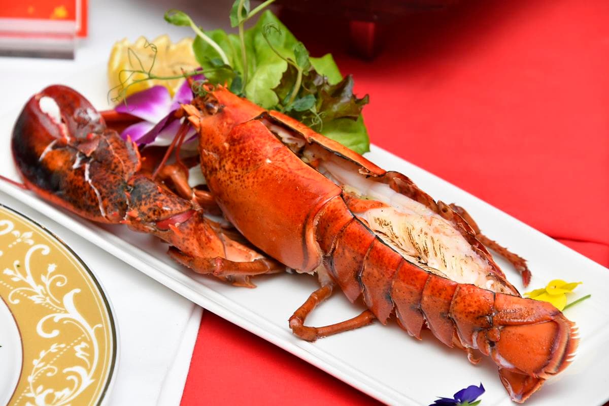 只有一個月！飯店Buffet「龍蝦吃到飽」6道龍蝦+爐烤牛排無限供應