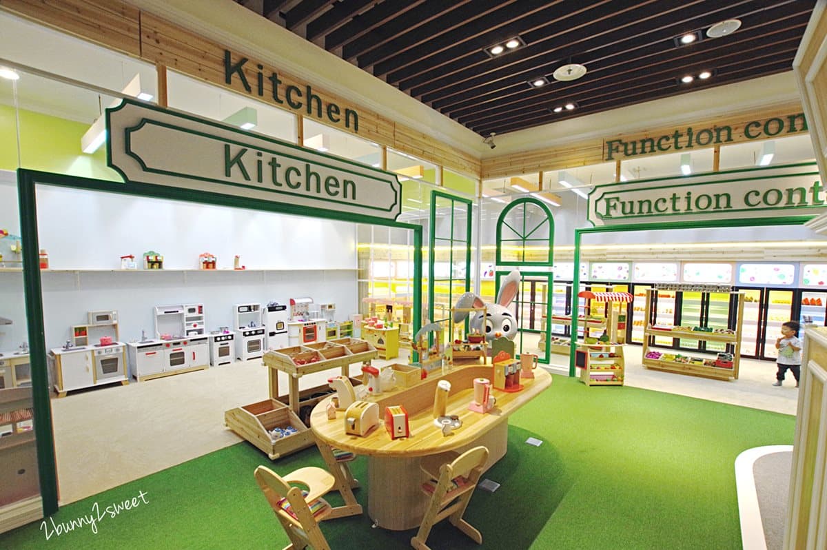 新北最大親子樂園！400坪室內恐龍考古沙坑、球池、超市，玩到並軌