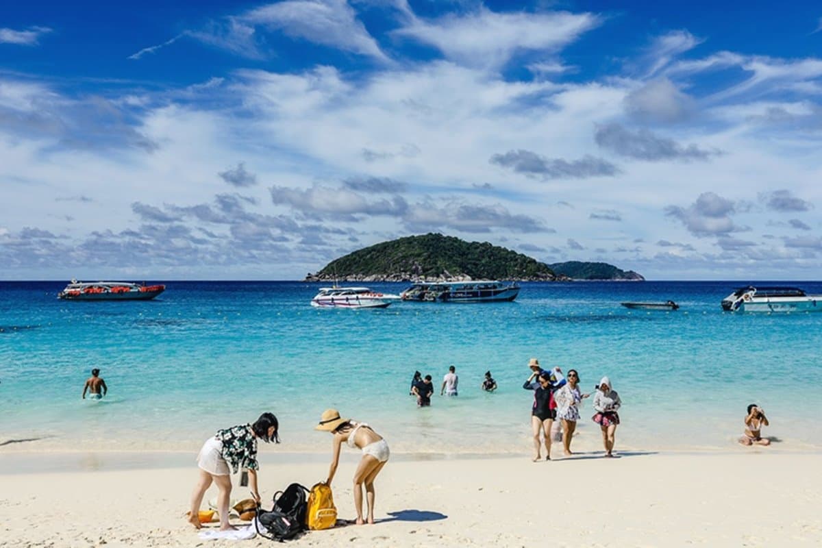 清澈就像浮在空中！泰國「小馬爾地夫」　每年只開放7個月登島