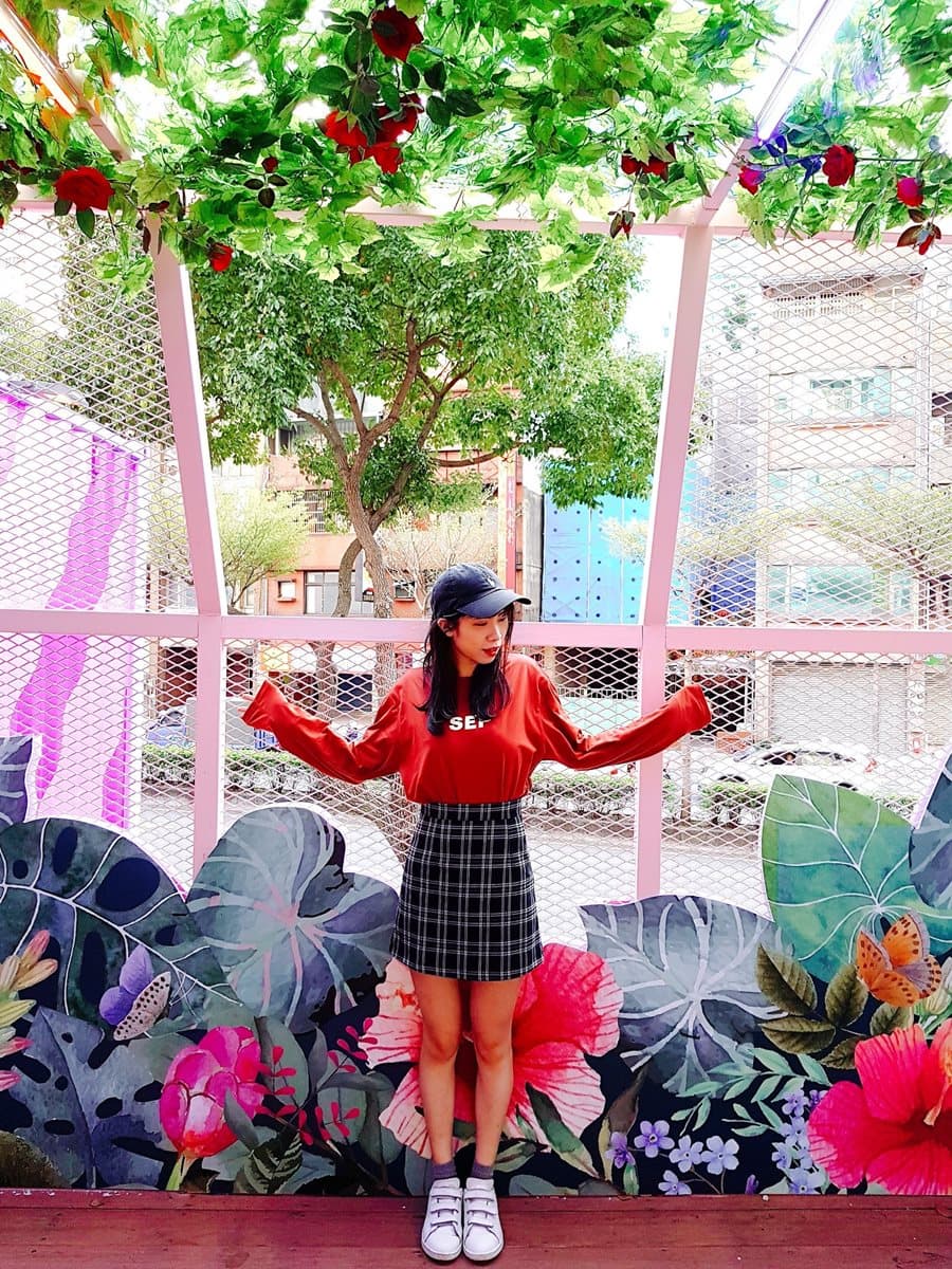 桃園「粉紅獨角獸市集」好好拍！網美最愛「彩色起司雞蛋仔」