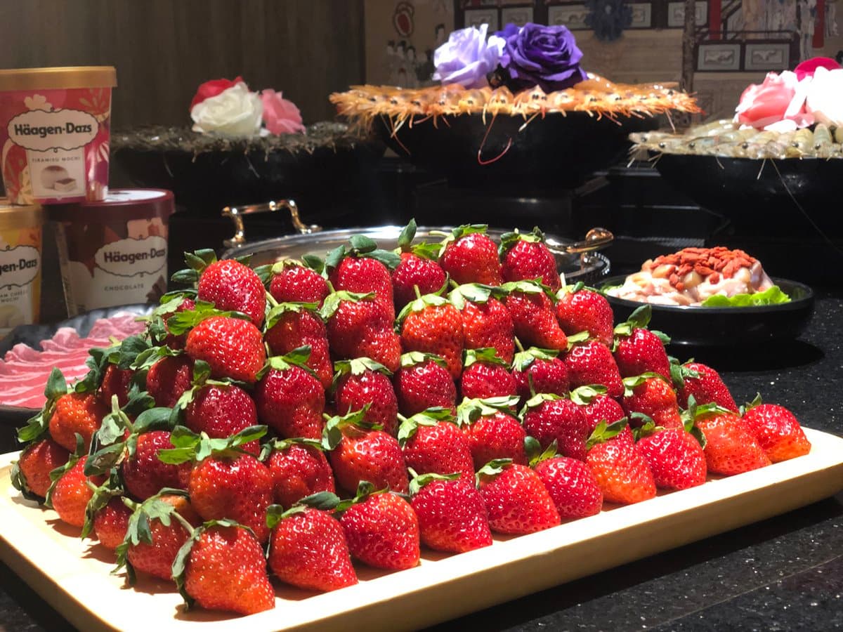 只剩兩週！馬辣大手筆祭出「大湖草莓+屏東芒果+天使紅蝦」吃到飽