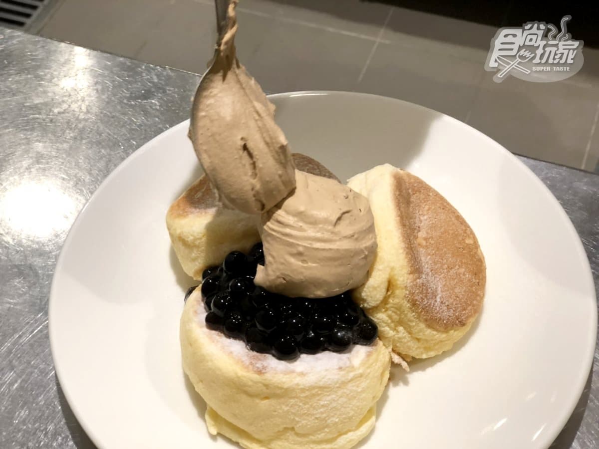 台中人出發！奇蹟的舒芙蕾限定新品「黑糖珍珠奶茶」口味，甜點控要吃