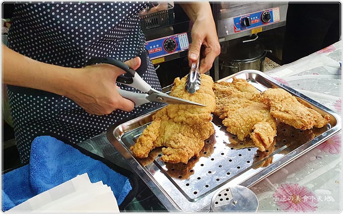 太霸氣了吧!台中學區隱藏版「雞排吐司」 4層厚度飽到天靈蓋 太霸氣了吧!台中學區隱藏版「雞排吐司」 4層厚度飽到天靈蓋