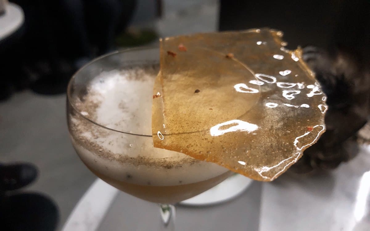 「阿舍乾麵」讓你「醉」！豆瓣、椒麻、麻醬口味，獵奇飲品敢喝嗎？