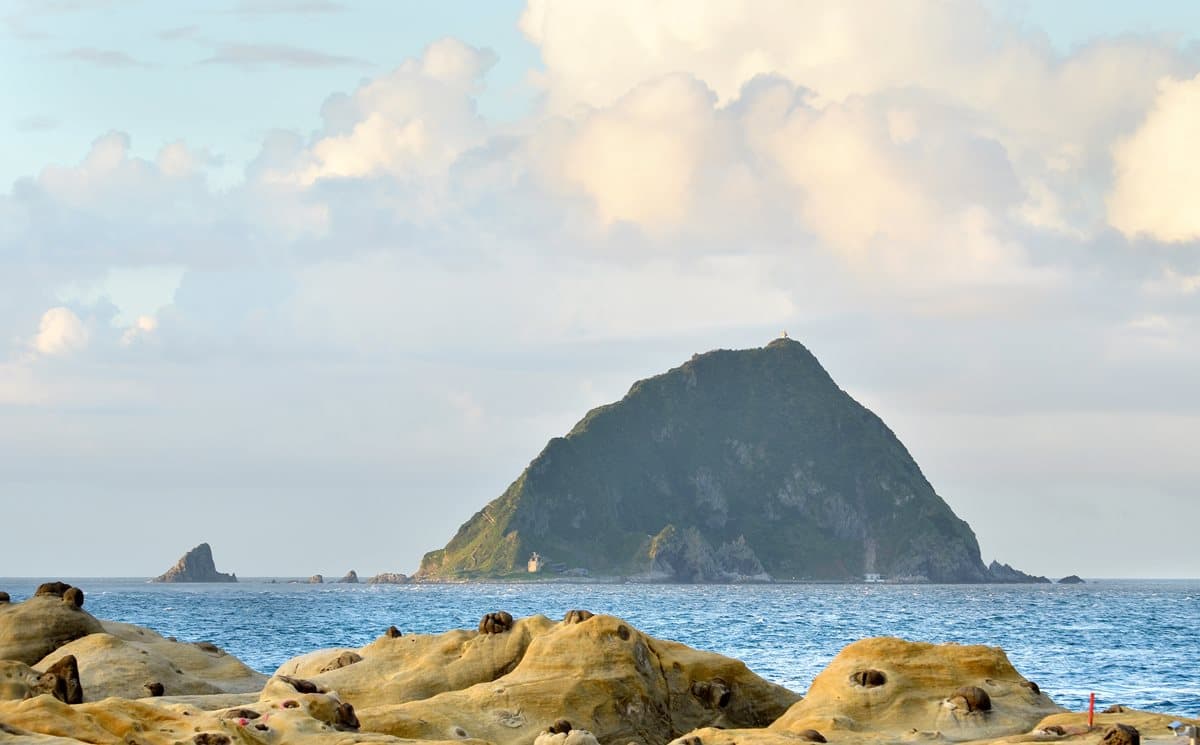 封島5年祕境重啟！台灣龍珠「基隆嶼」6月開放，民眾登島100元