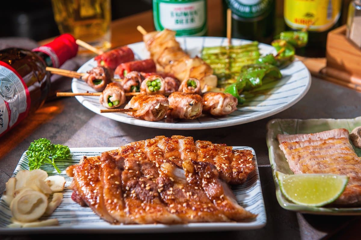 「大份量」肉肉控必衝這5家！龍貓巴士吃串燒、「握壽司」燒肉、噴汁漢堡→「這樣做」免費吃