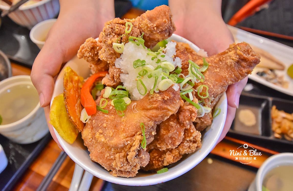 比肯德基還便宜！台中超浮誇「4隻雞腿丼飯」 腿控都尖叫了