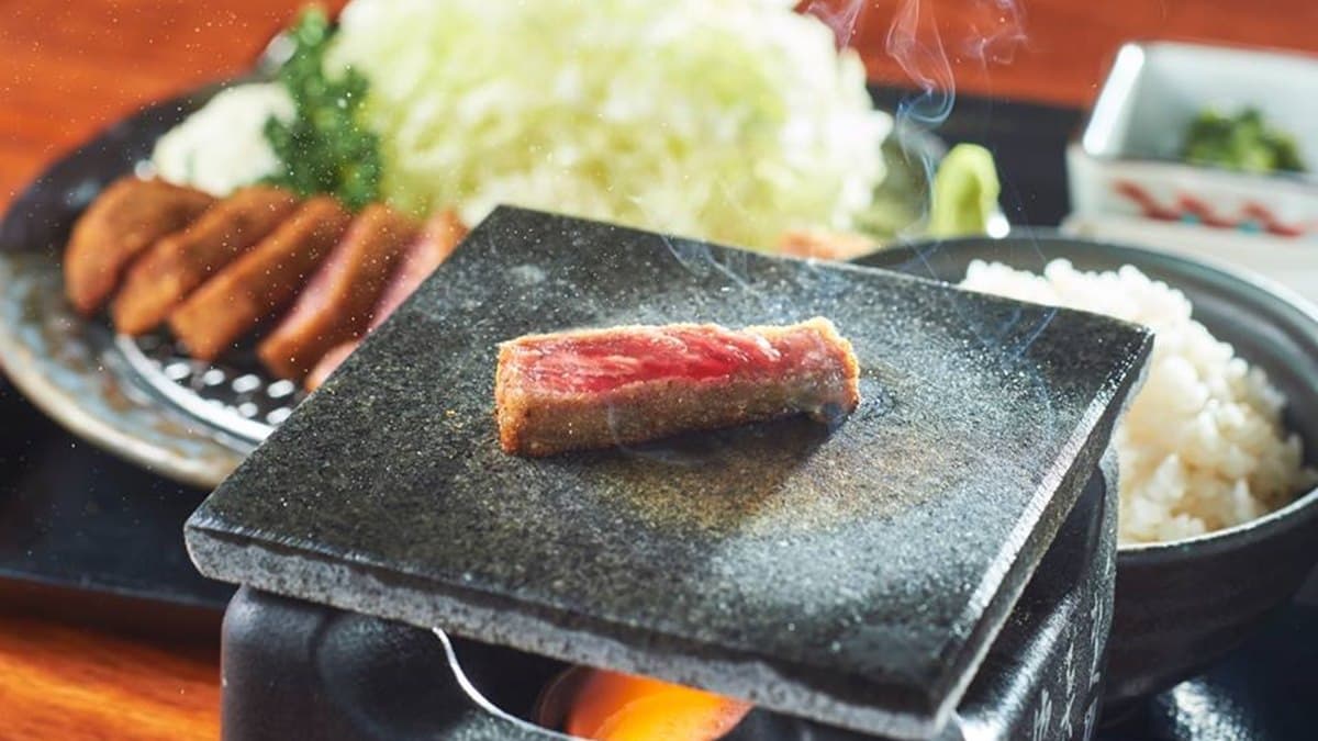 日本「炸牛排」排隊名店5月登台！「牛かつもと村」插旗林口三井outlet