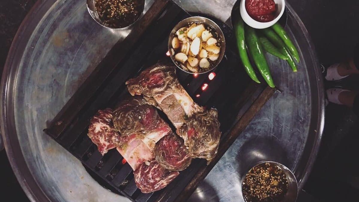 新村「站著吃烤肉」插旗台北這區！超夯韓牛吃到會落淚