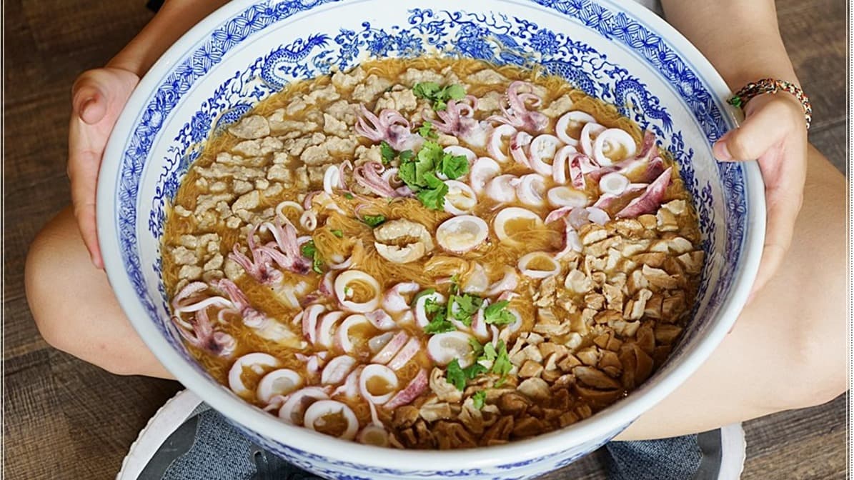 麵線控也會怕！全台最狂「大碗公麵線」一碗10人吃