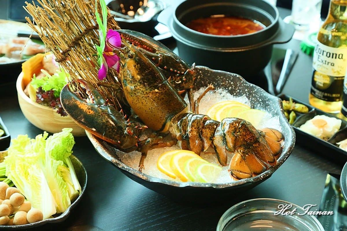 【新開店】KTV跨足深夜火鍋店！酸辣鍋底只要70元起　必點1公斤「肉慾牛」