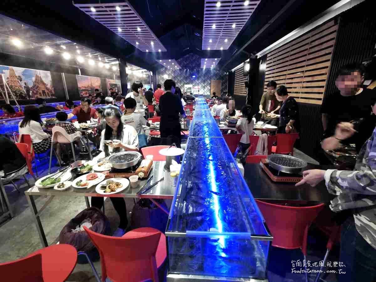 【新開店】水道蝦插旗台南!全台最長55公尺「LED流水蝦」泰式海鮮、熱炒吃到飽 【新開店】水道蝦插旗台南!全台最長55公尺「LED流水蝦」泰式海鮮、熱炒吃到飽